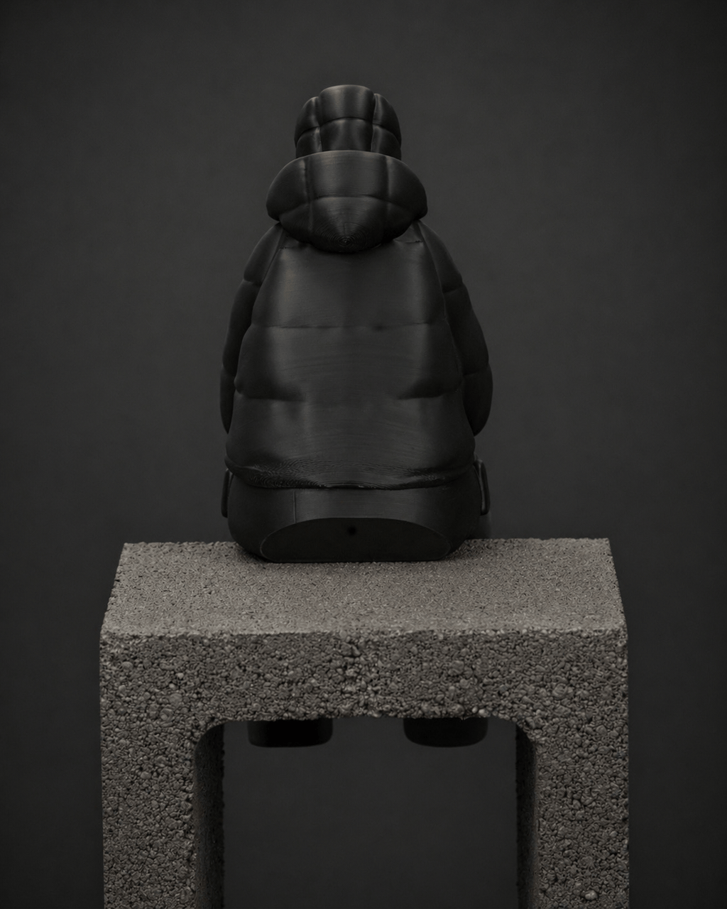 sitting-ledge figurine + illuminated face